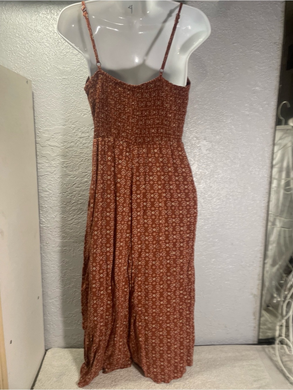 AUW Rust-Patterned Smocked Top - Picture 5 of 9
